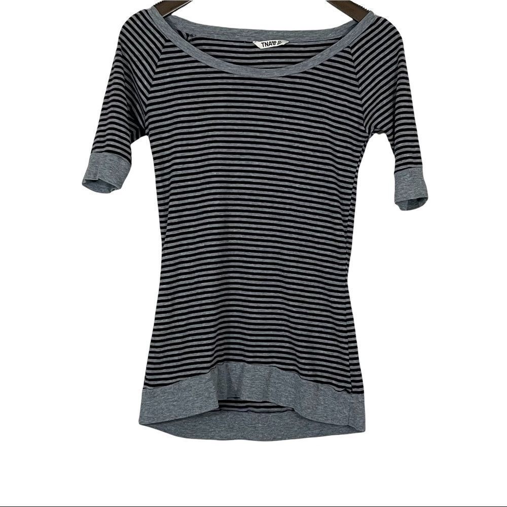 TNA Grey/Burgundy Striped Short Sleeve Fitted Tee Size XS - Picture 1 of 2